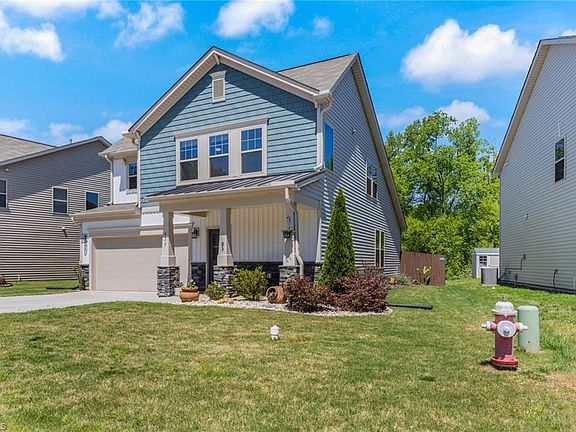 3rd image of 420 Mockingbird Ln