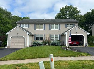 29 Leo J Ln, Manchester, CT 06042