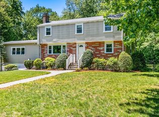 165 E Foxboro St, Sharon, MA 02067