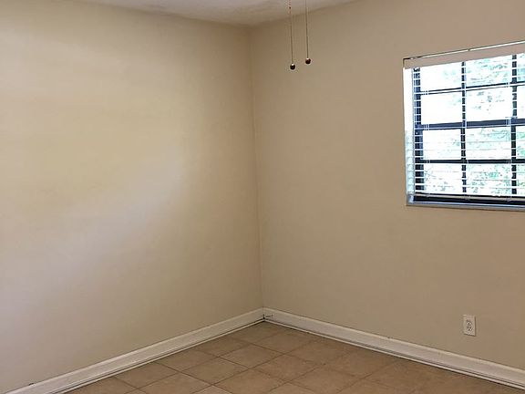 5th image of 309 E Althea Ave