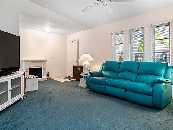 5th image of 1418 SE 23rd Pl