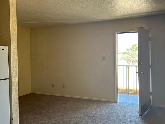 4th image of 712 W Hadley Ave APT C