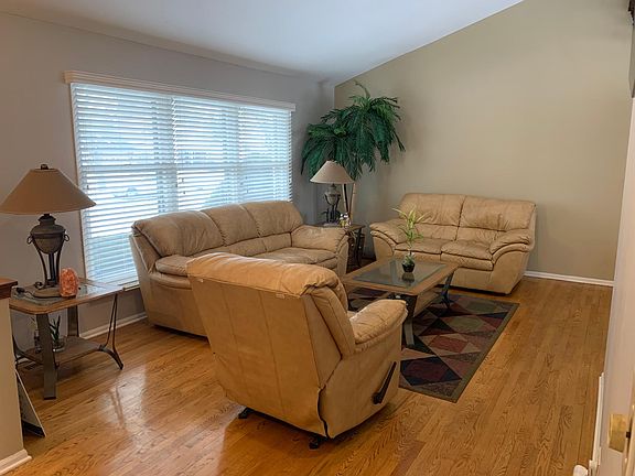 5th image of 667 Cherrywood Dr