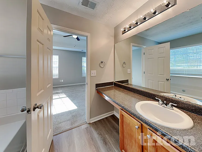 2408 Wood Bend Ln — Photo 16