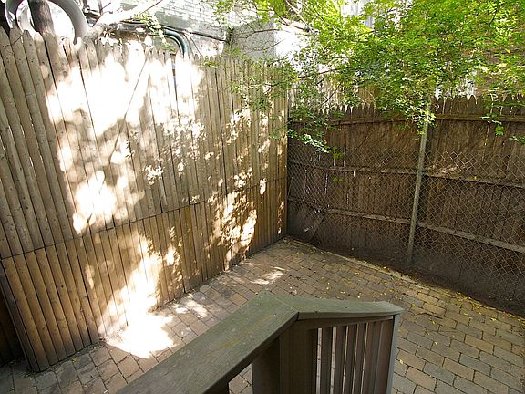 4th image of 19 Christopher St APT 1