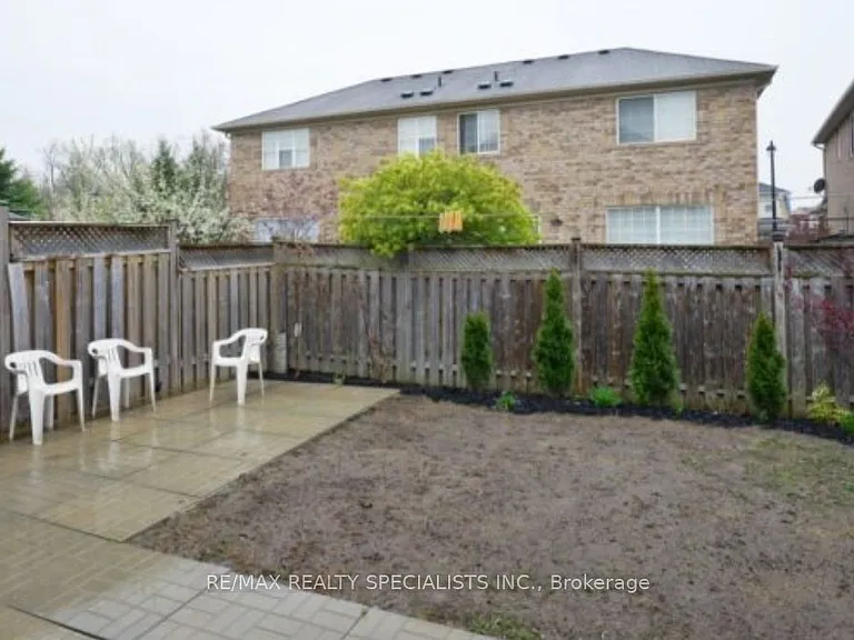 860 Luxton Dr — Photo 34