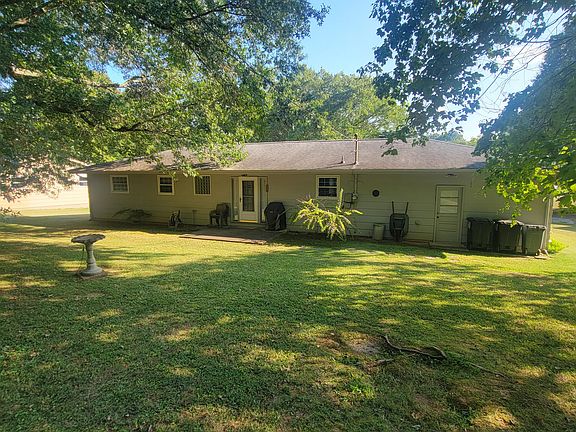 4th image of 5915 Hillcrest Dr