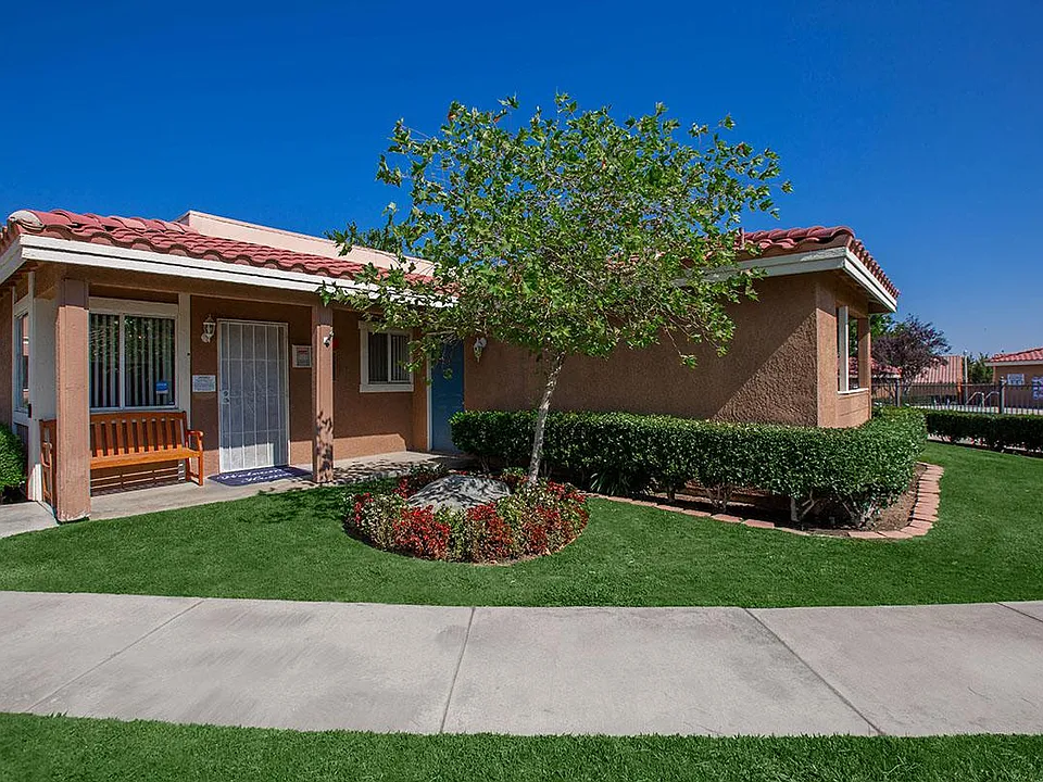 Sunset Pointe Apartments