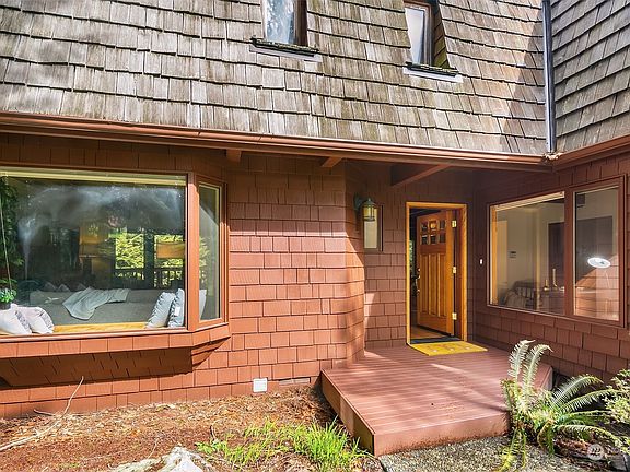 3rd image of 20710 SE 24th Street
