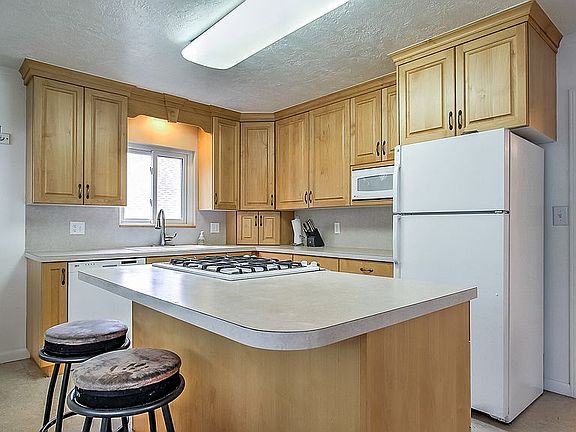 2nd image of 2239 E Atkin Ave