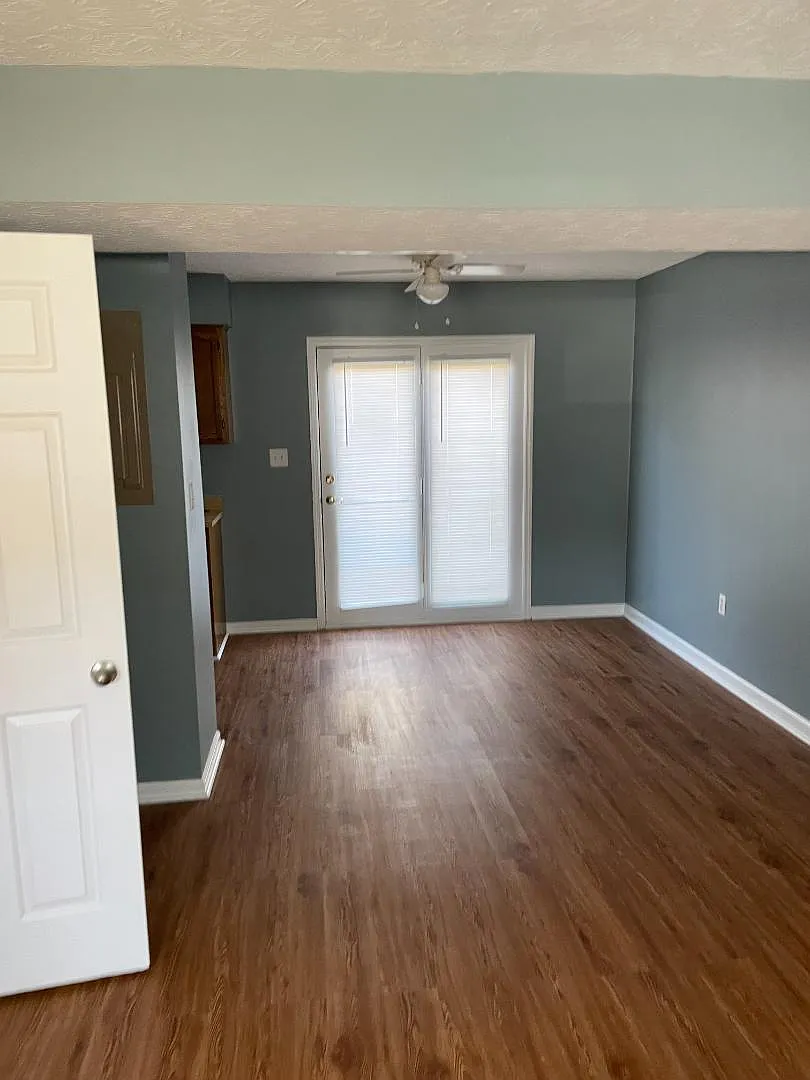 Unit Photo - 306 Madison Hills Blvd #2