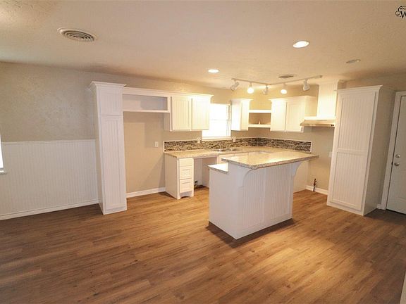 5th image of 414 N Hook St