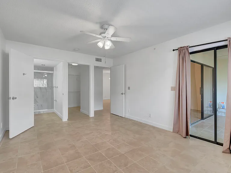 15364 Lakes Of Delray Blvd #45 — Photo 32
