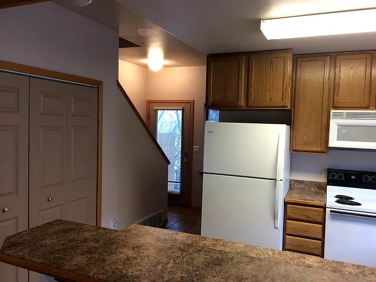 1416 E Custer St — Photo 12