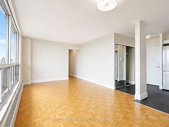 3rd image of 666 Spadina Ave #615
