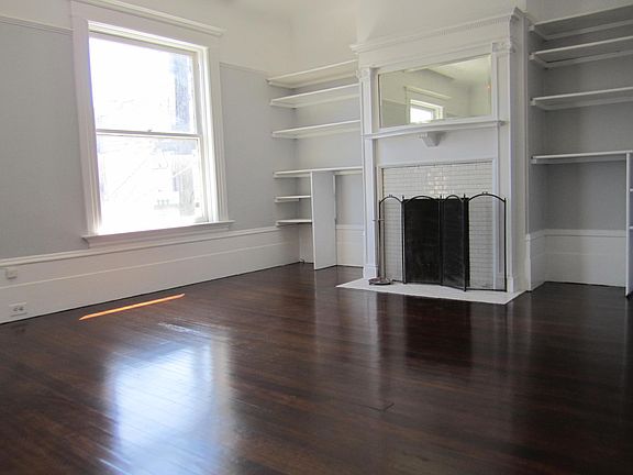 4th image of 539 Clayton St