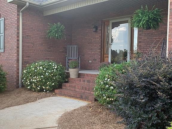 3rd image of 133 Larkin Ln