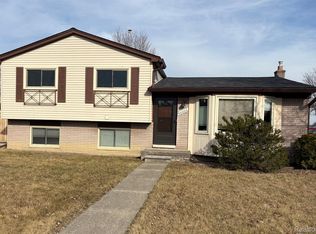 40006 Stimpson Dr, Sterling Heights, MI 48310