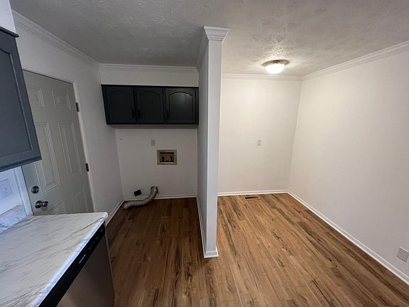 Dining area and laundry hookups