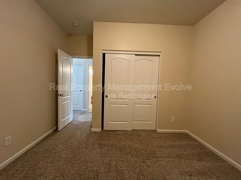 3454 E Constitution Dr — Photo 26