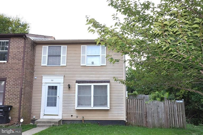 1st image of 712 Green Willow Pl