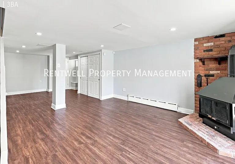 1114 Tabor Ter — Photo 12