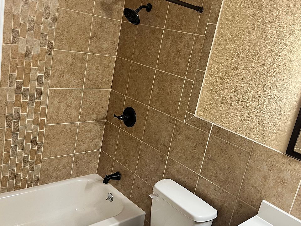1st image of 450 Eloise Ave