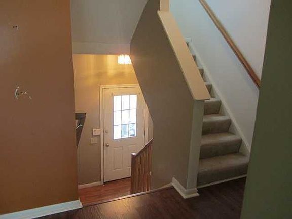 2nd image of 3904 Enterprise Cir