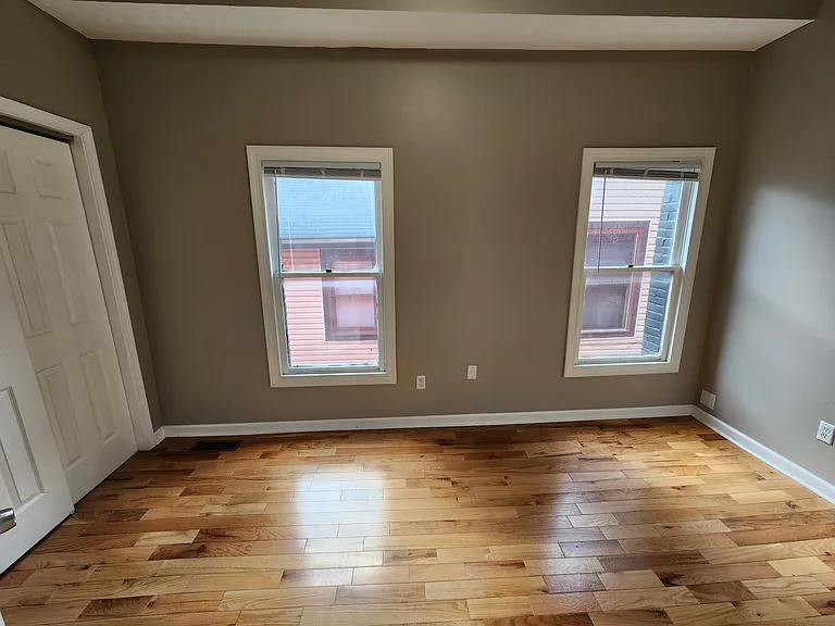 115 W 2nd Ave — Photo 13