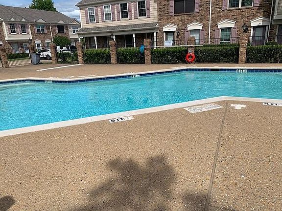 Beautiful, well-maintained community pool
