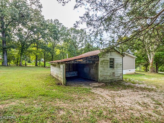 5th image of 321 Rose Cir