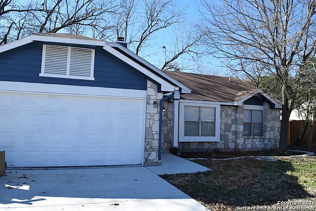 1st image of 121 Cibolo Branch Dr