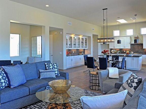 3rd image of 461 N Heritage Point Pl