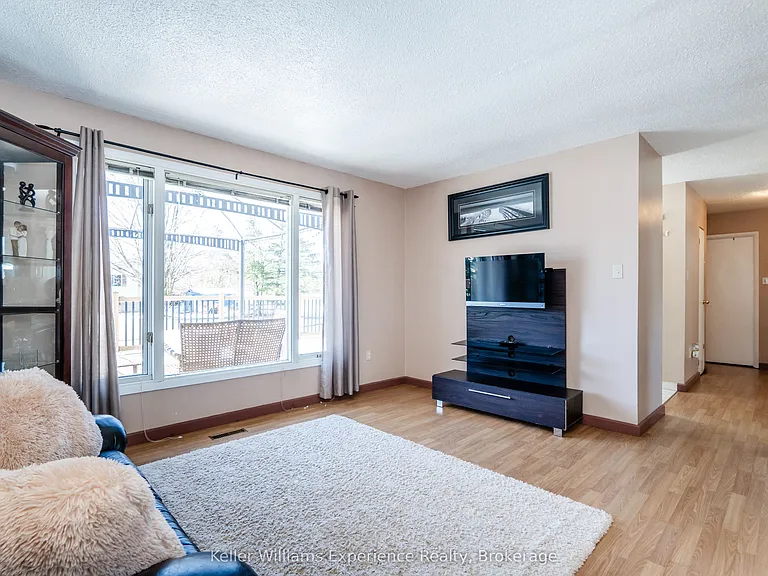 660 Harvey Ave — Photo 9