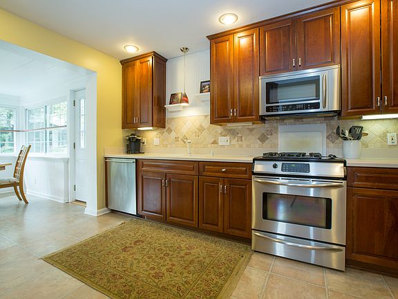 5th image of 3827 Eileen Dr