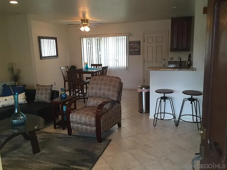 1460 W Oliver Ave — Photo 3