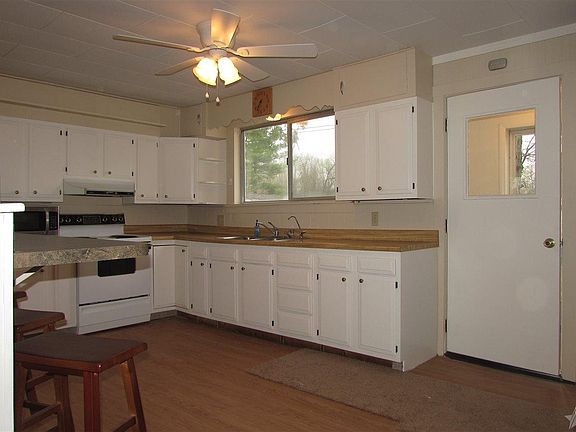 3rd image of 3203 E Colony Ave