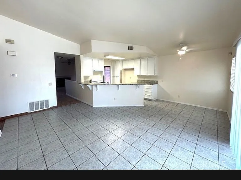 668 Kesha Ct — Photo 2