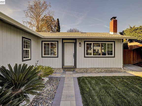 3rd image of 2620 Shady Draw