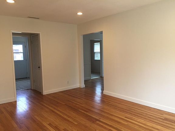 4th image of 4508 Briercrest Ave