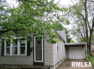 1415 S 8th St, Pekin, IL 61554