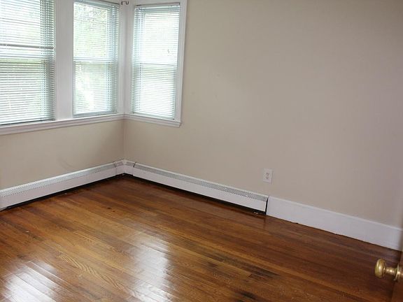 4th image of 51 Chandler Cir