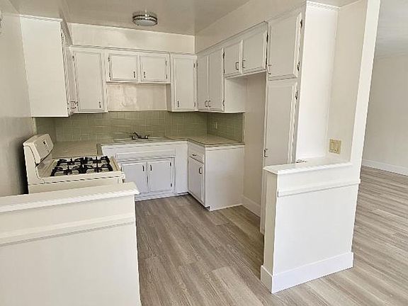 2nd image of 275 S Marengo Ave APT 4