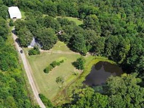 4th image of 900 Piney Creek Rd E