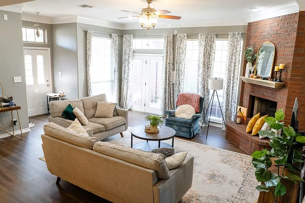 3 bed, 1800 sqft, $2,300 — Photo 2