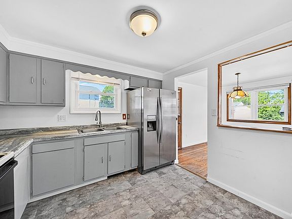 4th image of 217 S Niagara Ave