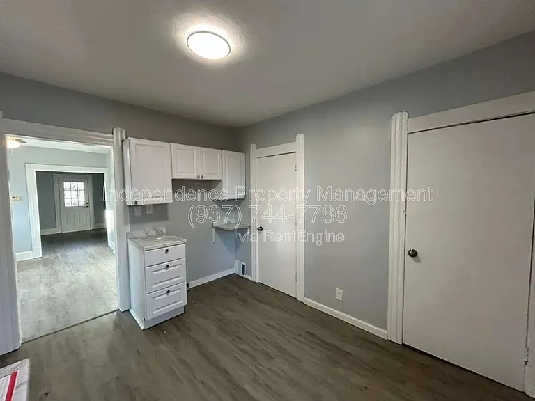 200 E 31st St — Photo 5