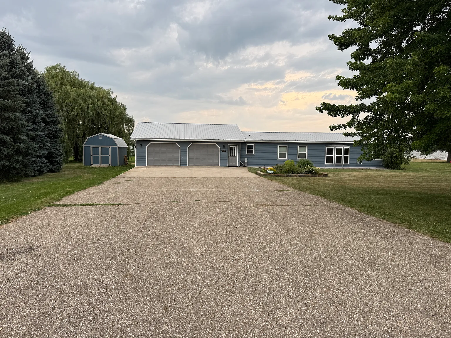 46891 Chambers Rd — Photo 1