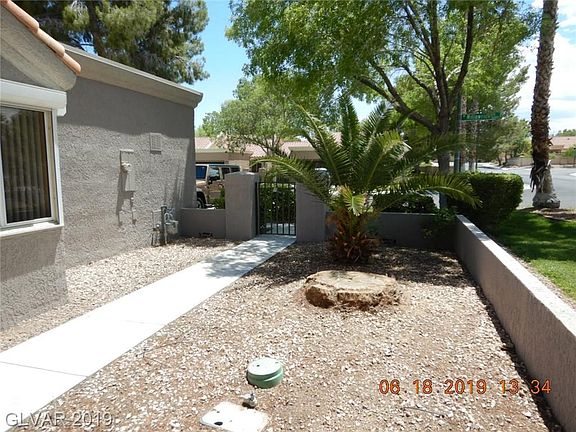 3rd image of 8620 Willowrich Dr