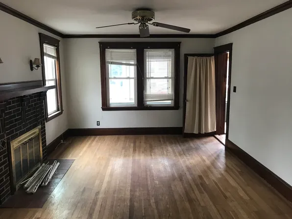 22 Jonathan St #1, Belmont, MA 02478